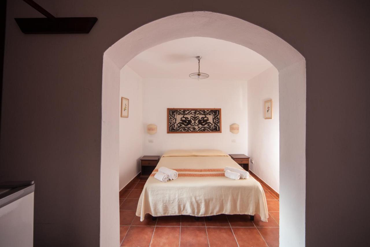 Affitta Camere Casa Delle Rose Villanova Monteleone Экстерьер фото